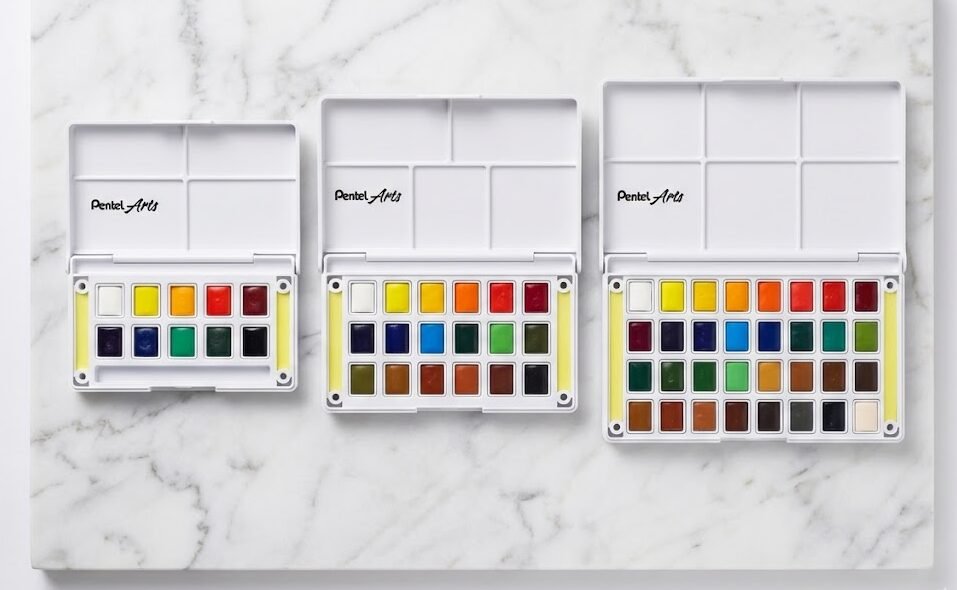 aquarela pentel: Comparativo dos kits de aquarela Pentel: 12, 24 e 36 cores dispostos lado a lado